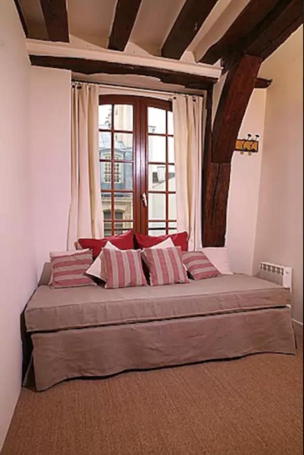 Charming Cosy Triplex In Trendy Marais Apartment Париж Екстериор снимка